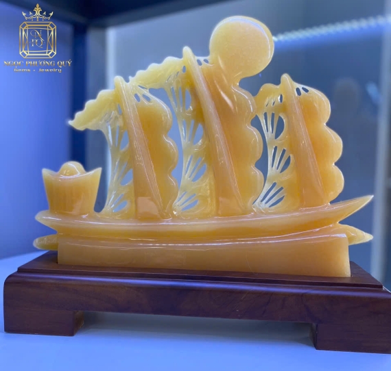 Thuyền thuận buồm xuôi gió, Onyx vàng ,size 30.