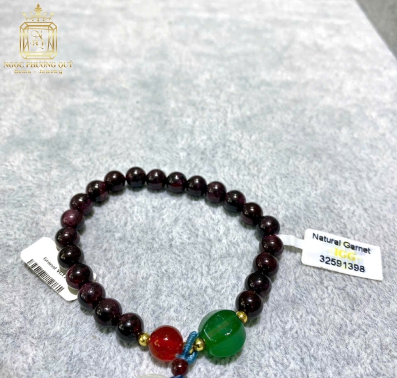 Vòng chuỗi hổ phách