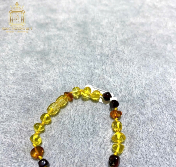 Vòng chuỗi hổ phách