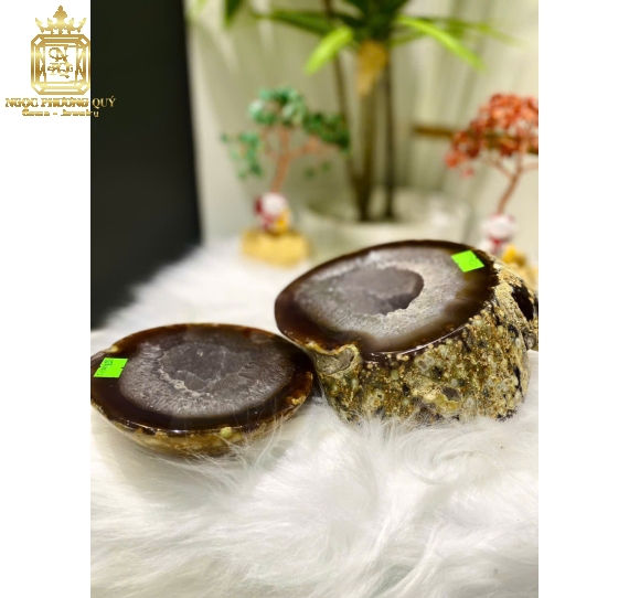 Hốc thạch anh mã não